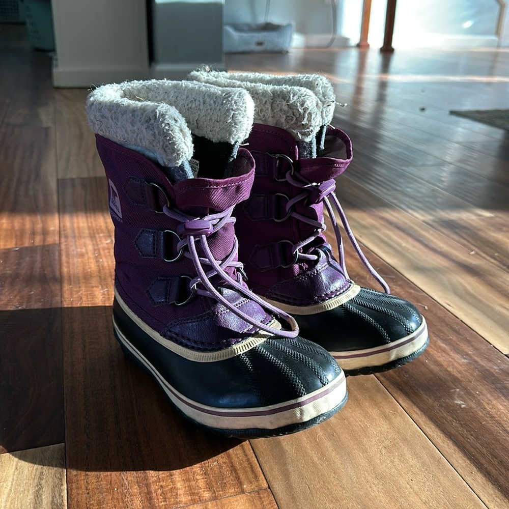 Kids Sorel Caribou Waterproof Winter Boot size 6
